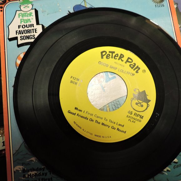 PETER PAN RECORDS vintage .. Children's songs   BONUS DISCOUNT W/ RECORDS BUNDLE - Picture 8 of 9
